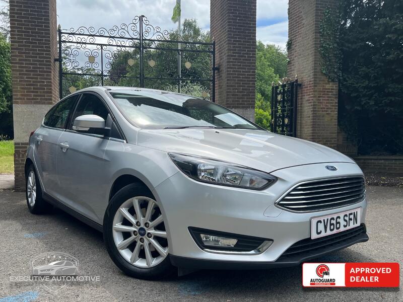 FORD FOCUS 1.0 T EcoBoost Titanium